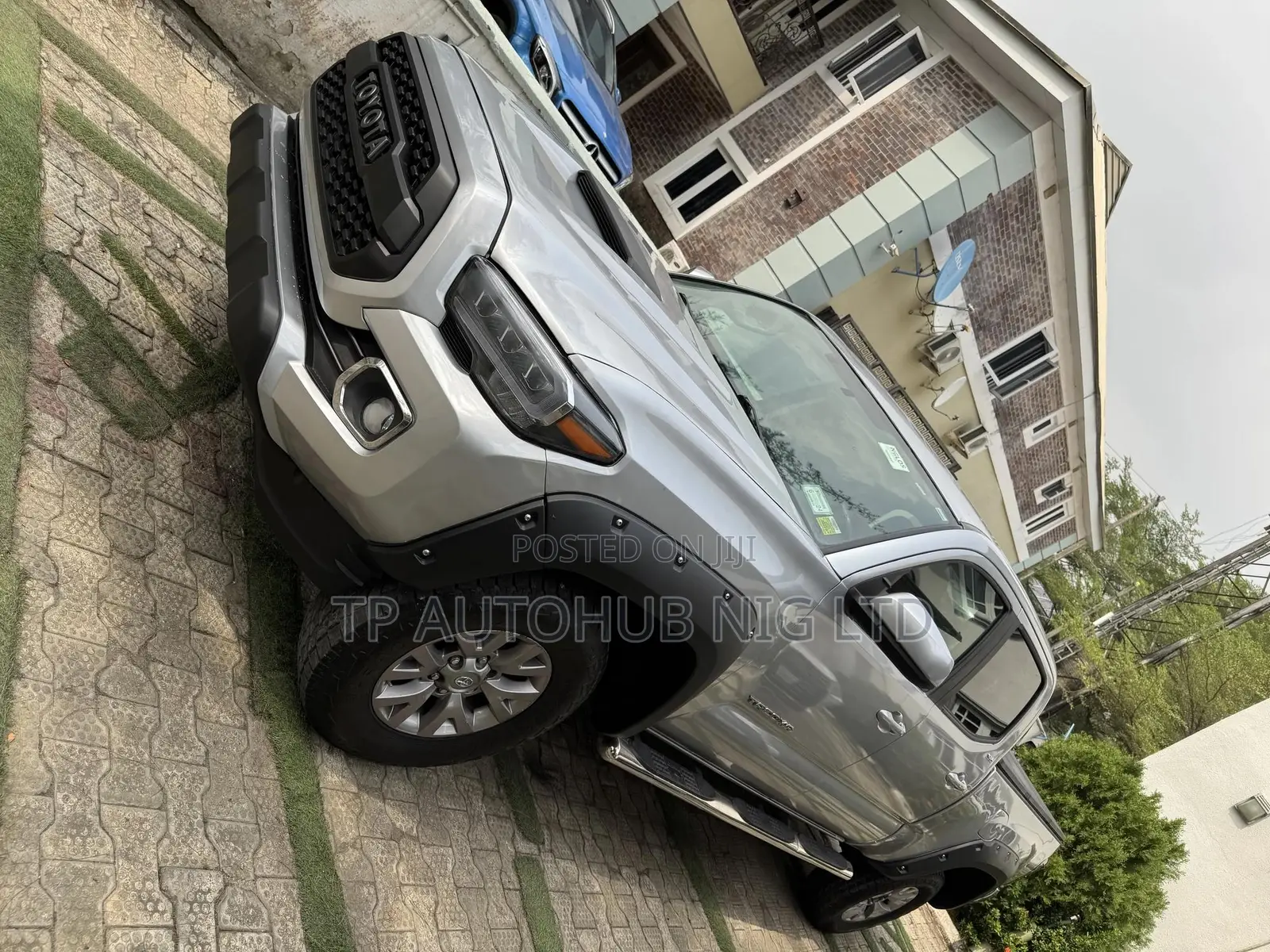 Toyota Tacoma SR5 2017 Silver