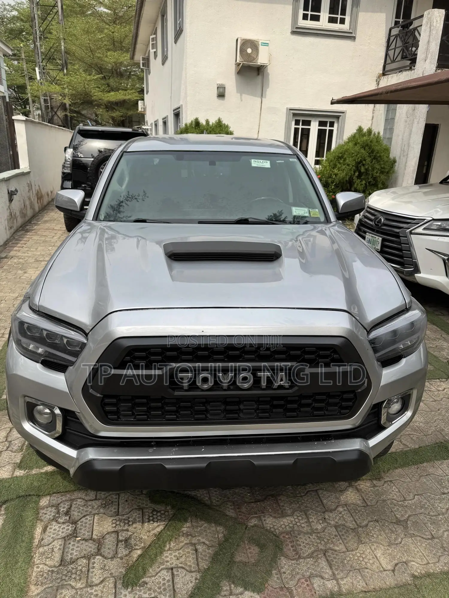 Toyota Tacoma SR5 2017 Silver