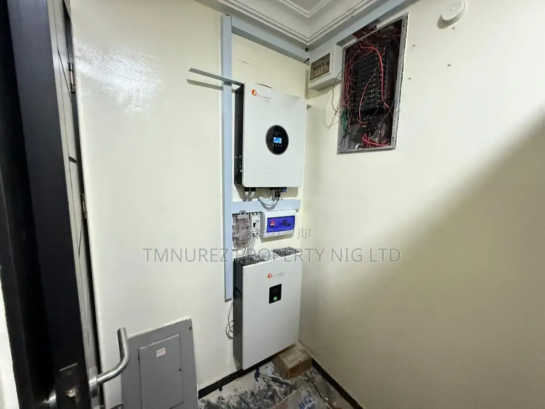 3bdrm Apartment in Lekki Phase 1 for rent
