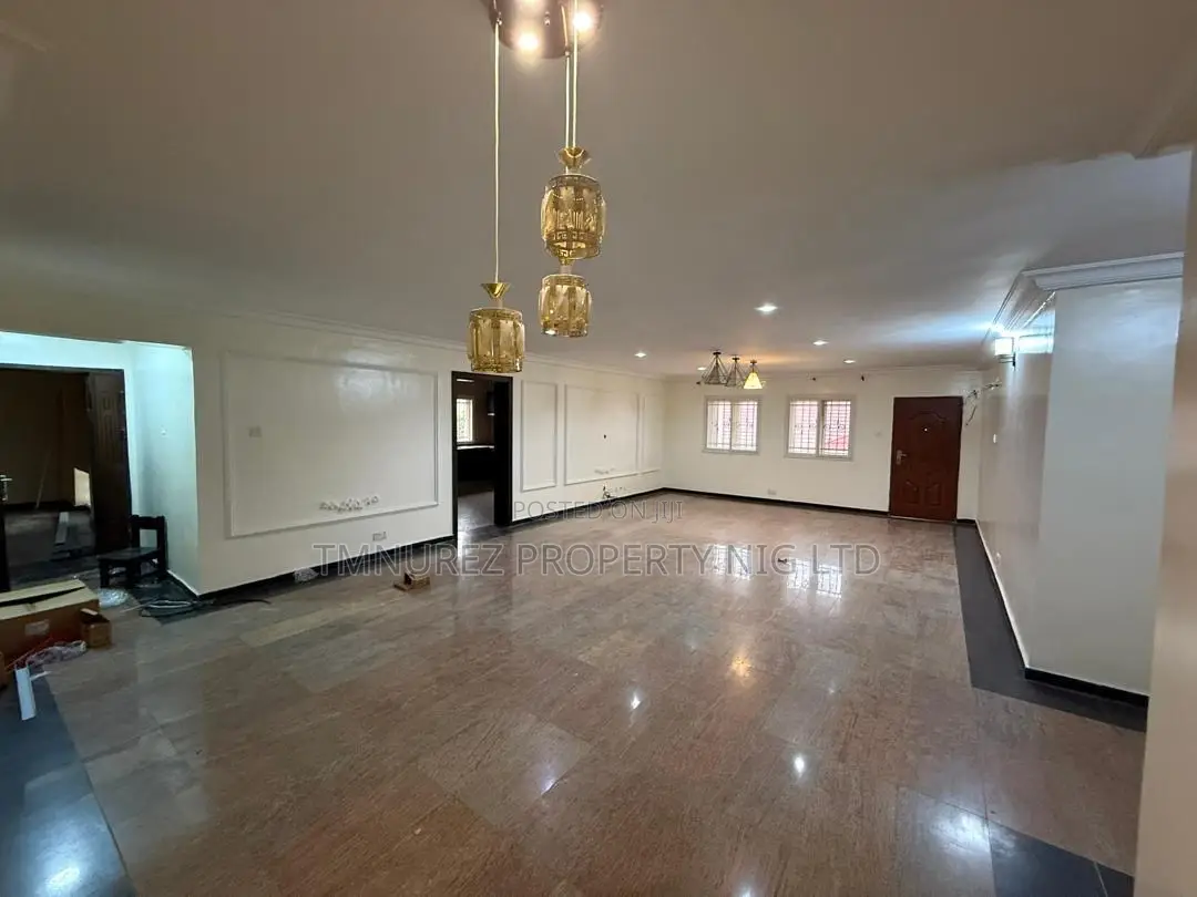 3bdrm Apartment in Lekki Phase 1 for rent