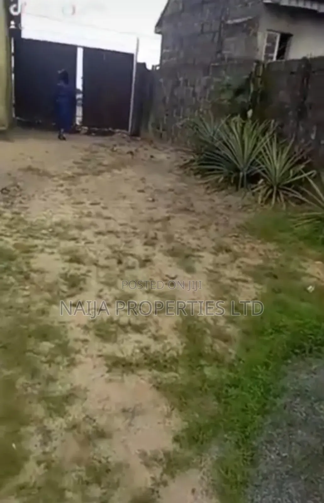 1140sqm Land Directly On The Express Way @ Igando,Ibeju-lekki For Sale