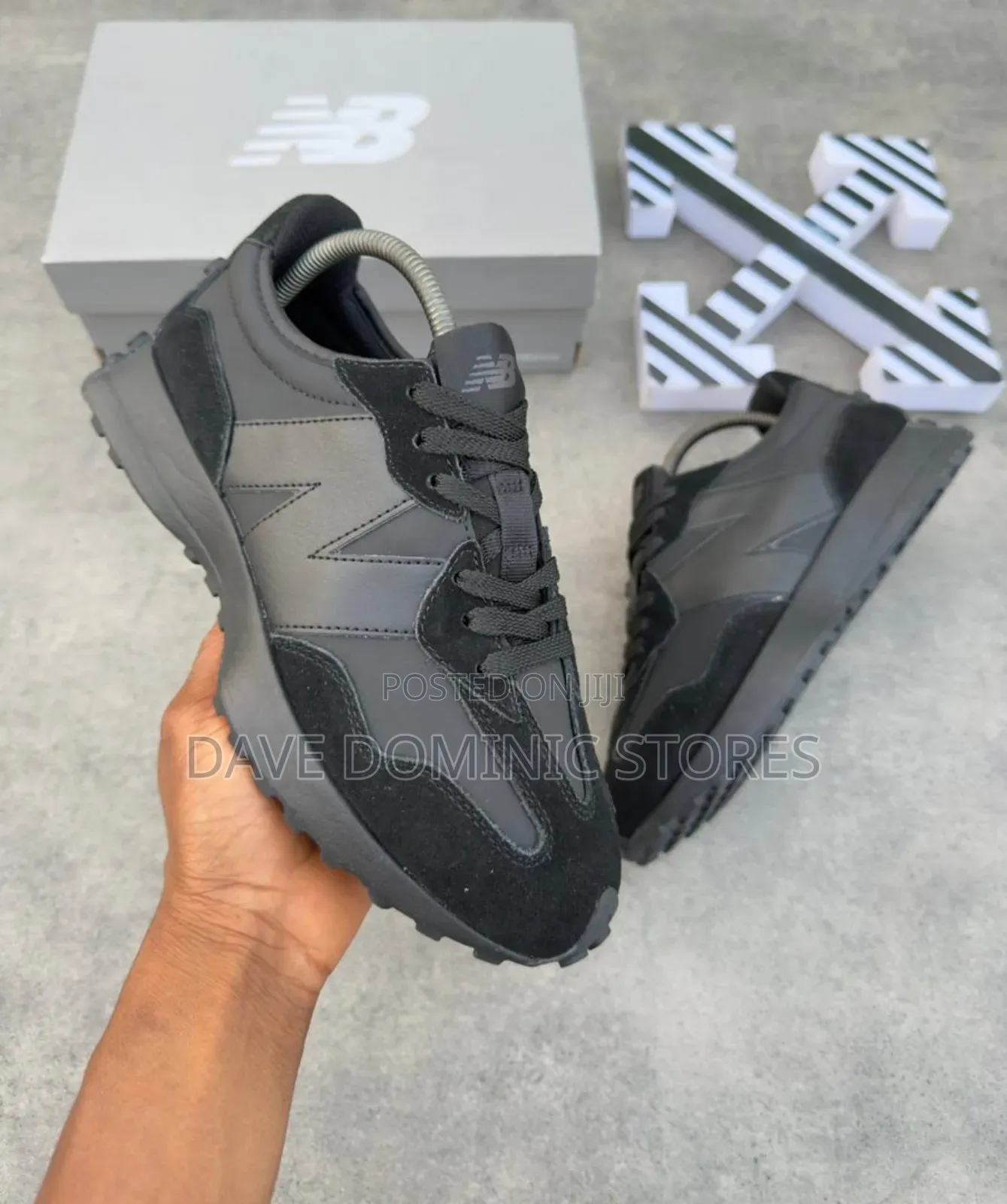 New Balance 327 Triple Black