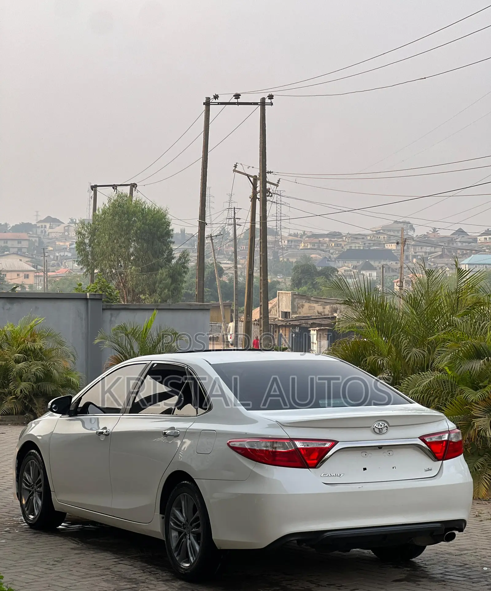 Toyota Camry SE 4dr Sedan (2.5L 4cyl 6A) 2015 White