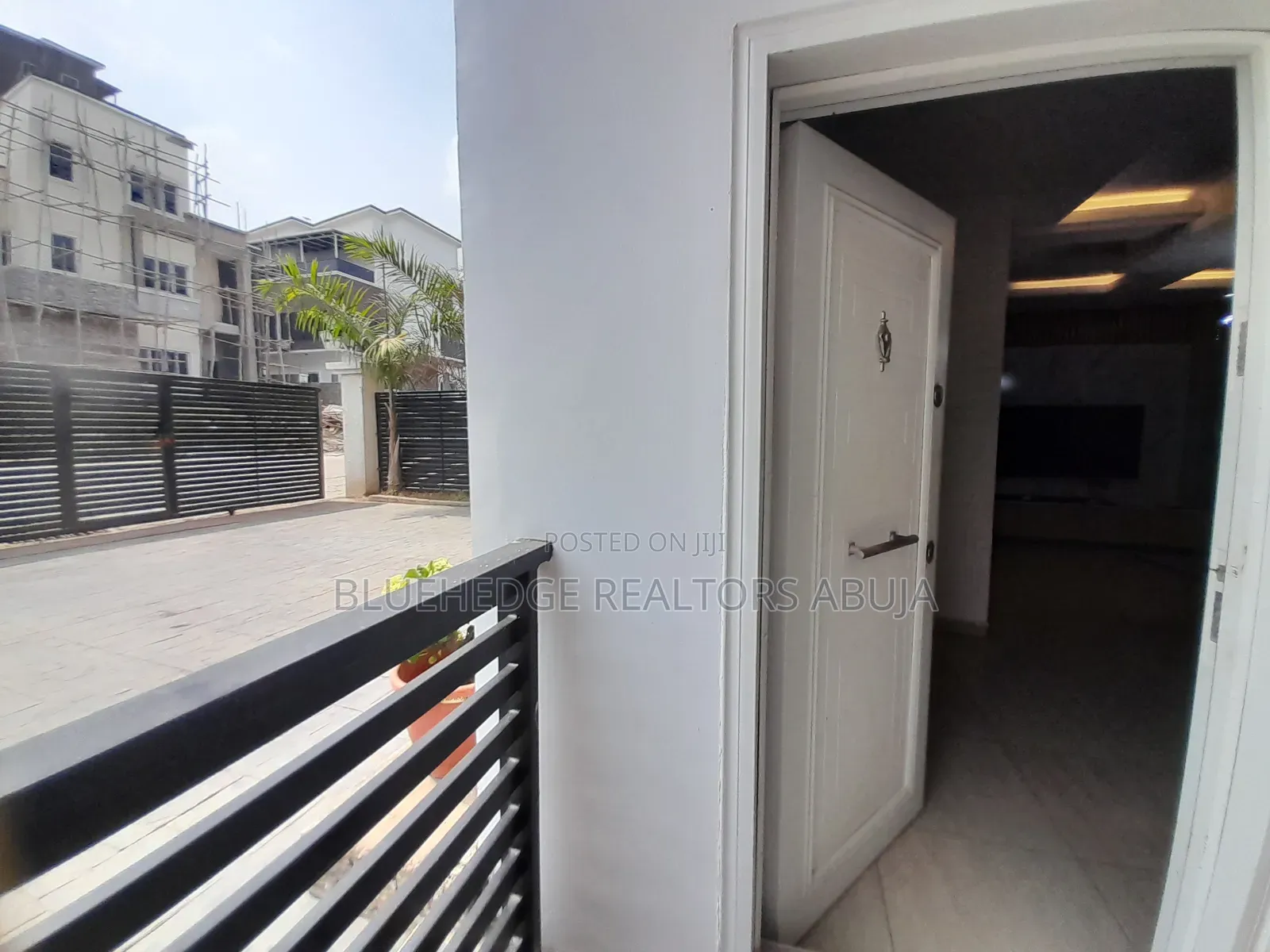 Brand-New Luxury 2-Bedroom Apartment With en-Suite Rooms