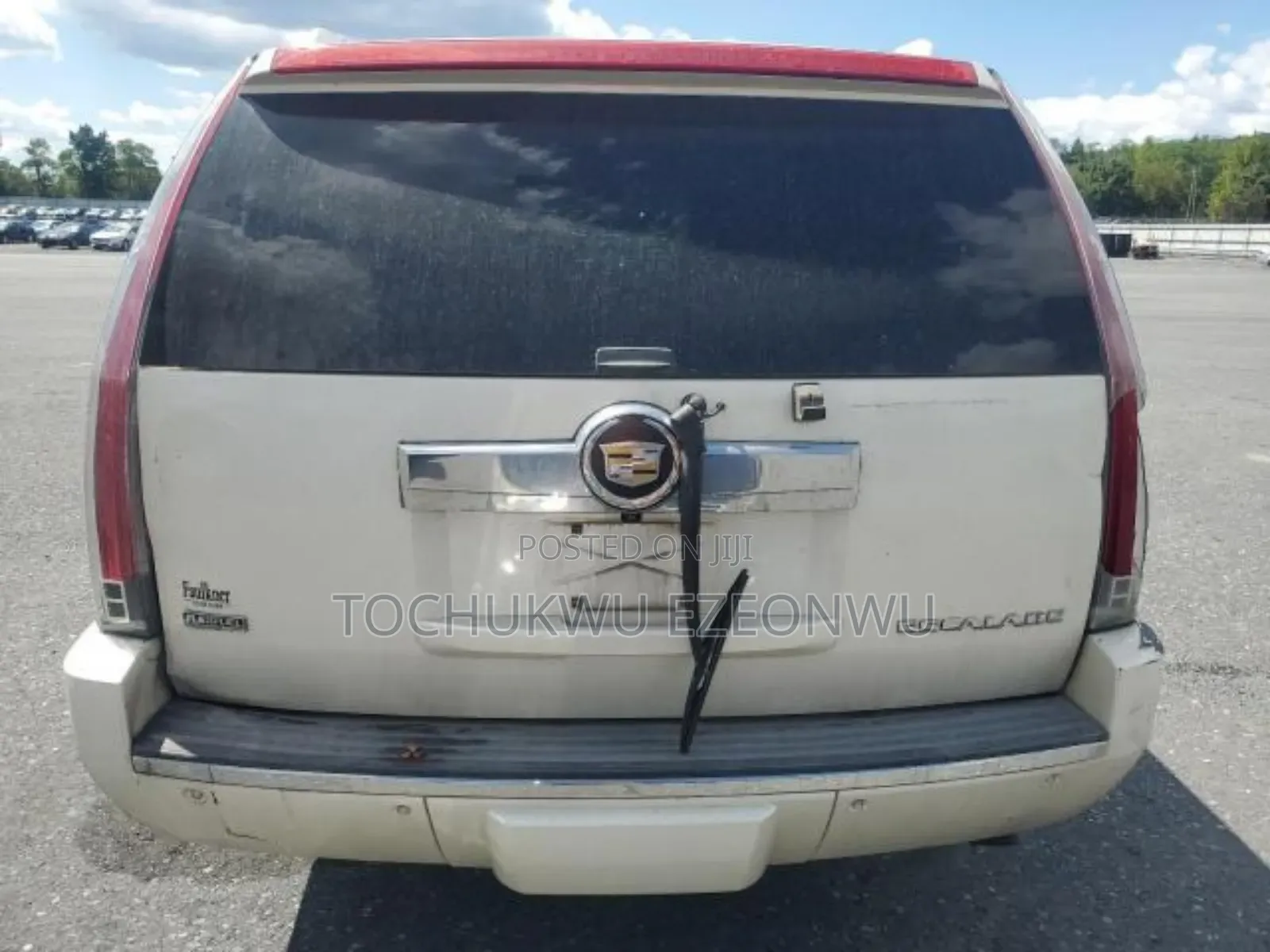 Cadillac Escalade ESV 2009 White