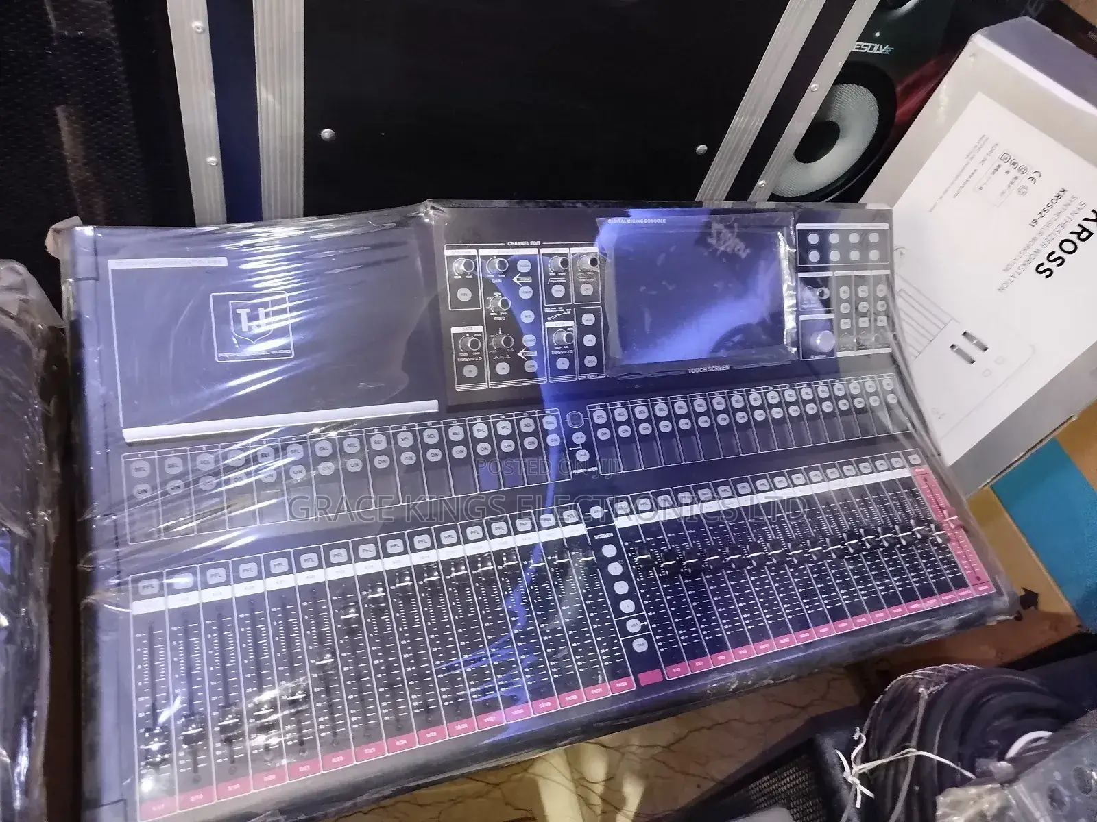 T.I Sound 32channelsdl Digital Mixer
