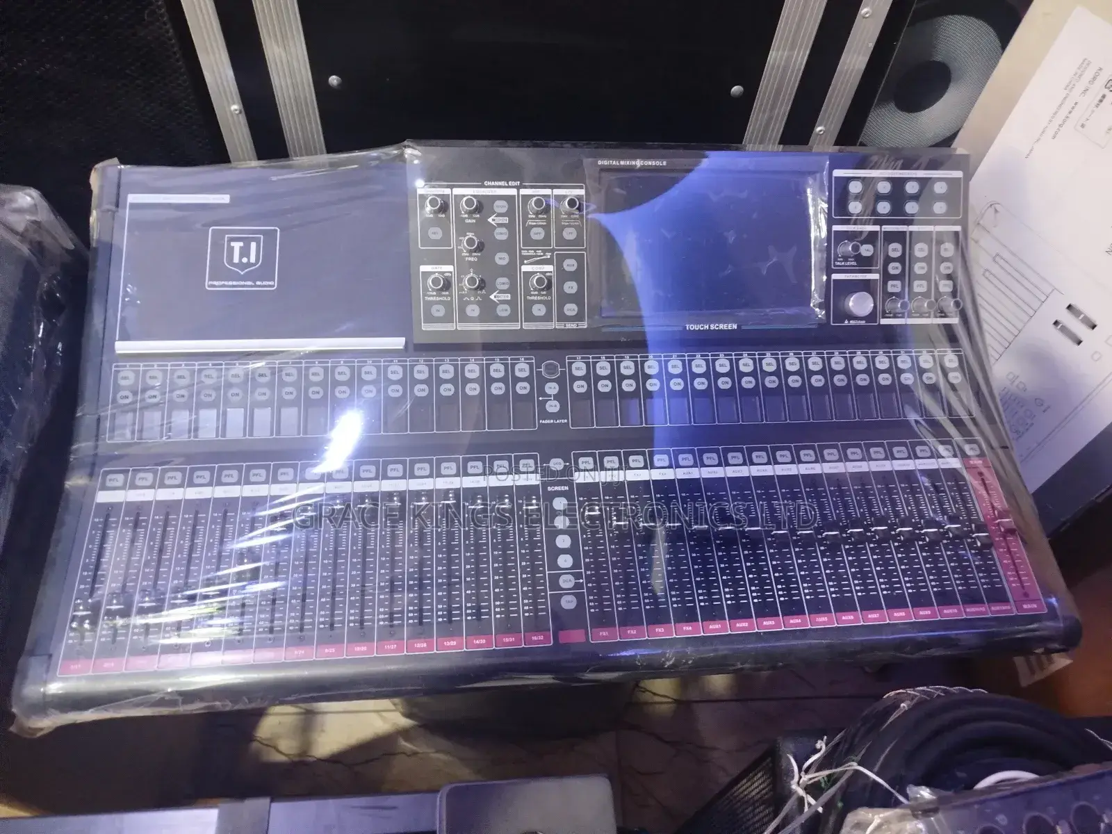 T.I Sound 32channelsdl Digital Mixer