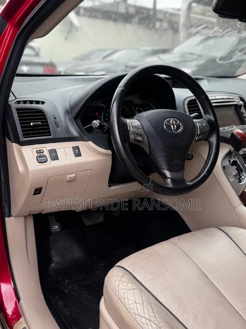 Toyota Venza V6 2010 Red