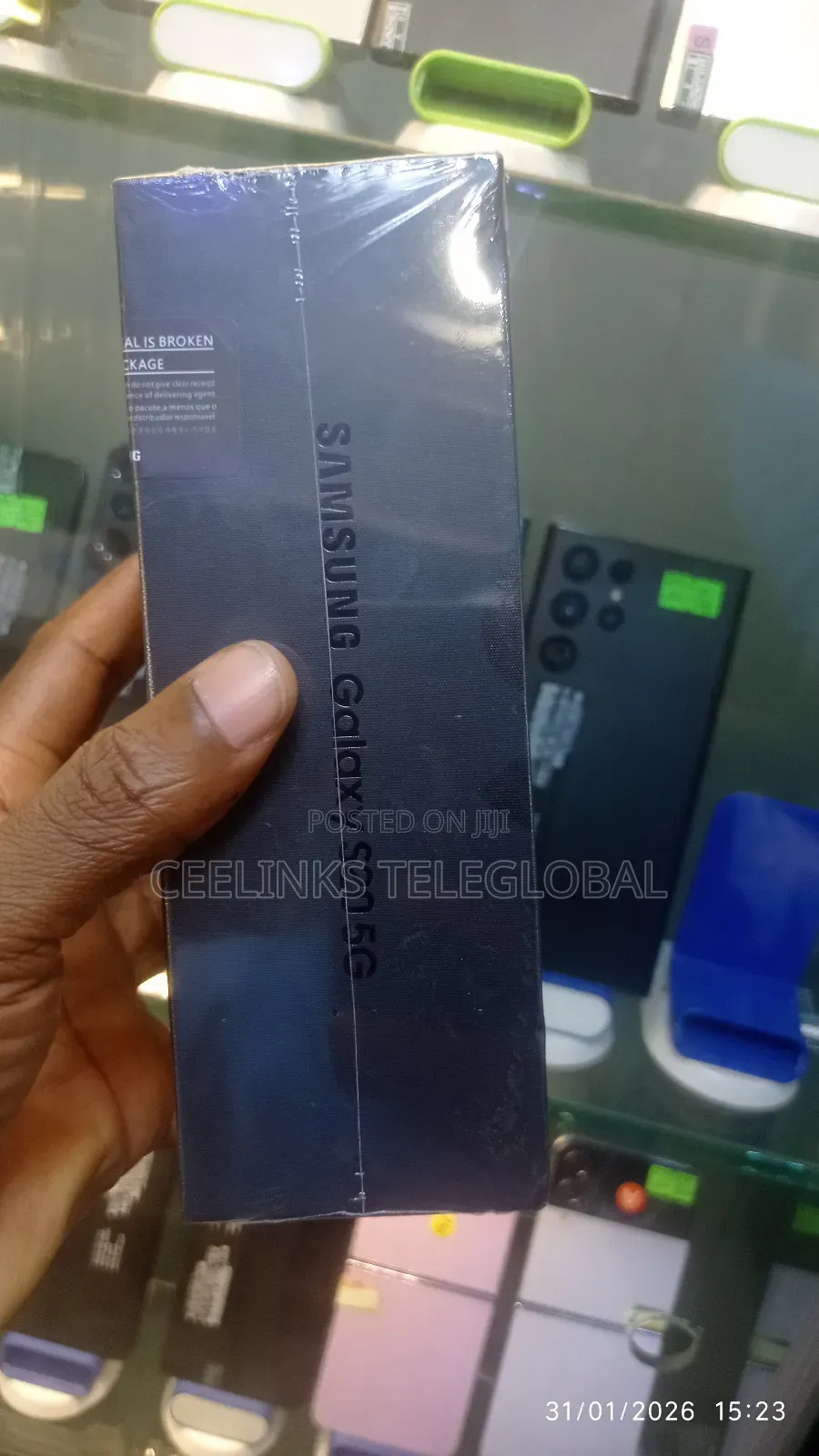 New Samsung Galaxy S20 128 GB Green