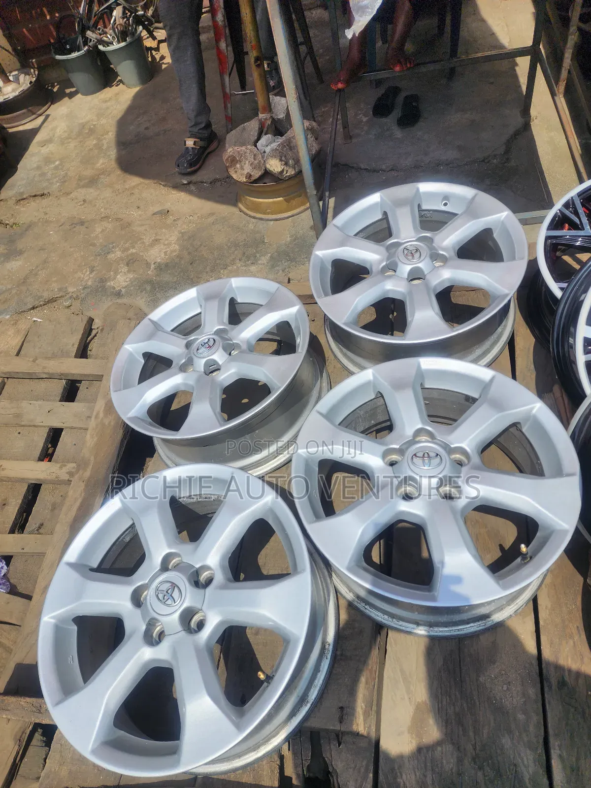 17inch Rav4 Rim.