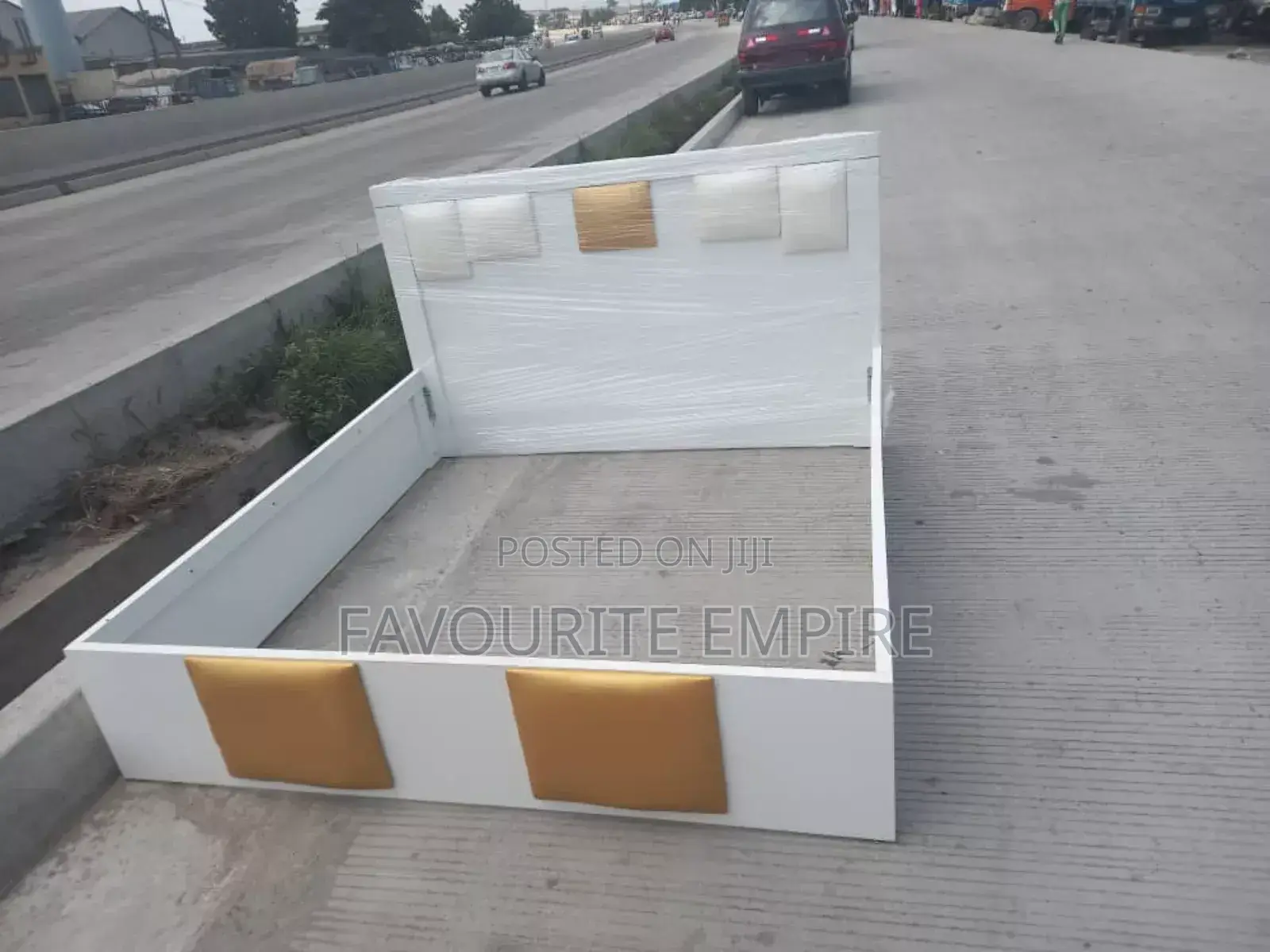 4andhalfby6 Bedframe.