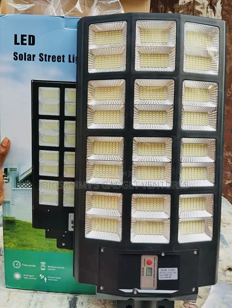 2000 Watts High Quality Solar Street Light