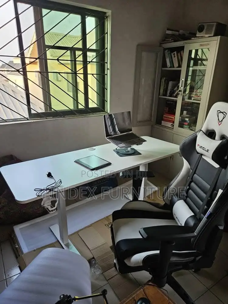 1.6 Metre Electric Adjustable Table and Gaming Chair