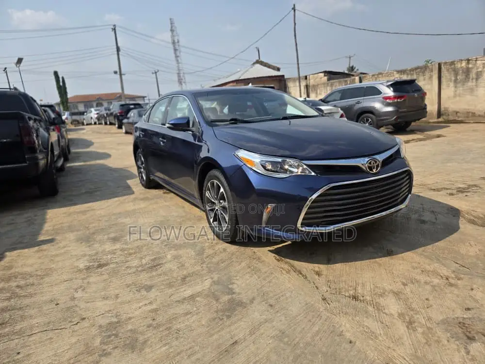 Toyota Avalon XLE Premium FWD Sedan (3.6L 6cyl 6A) 2016 Blue