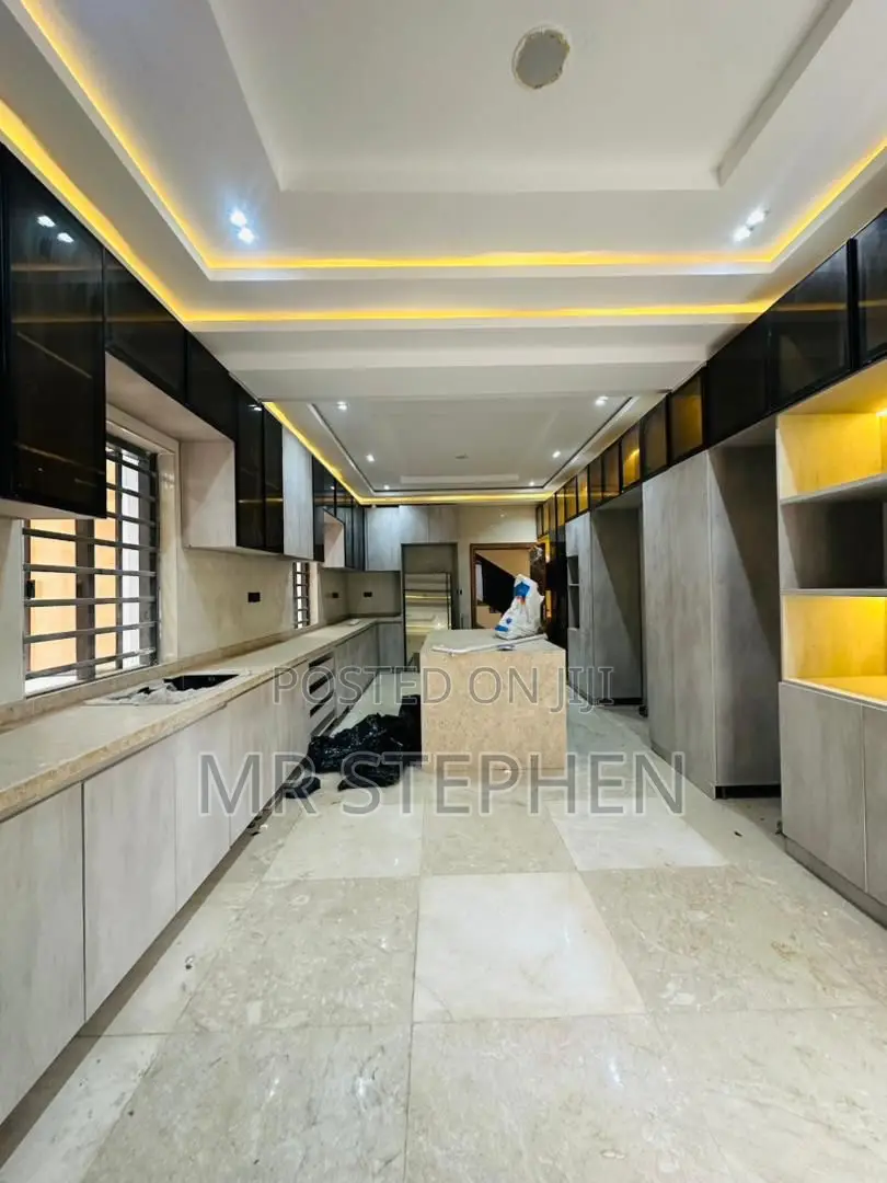 Exquisitely Built 7 Bedroom Fully Detached Duplex at Ikeja Gra