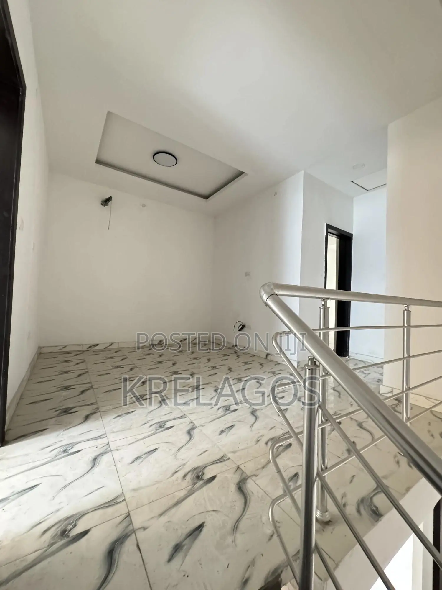 4bdrm Duplex in Orchid, Chevron for sale