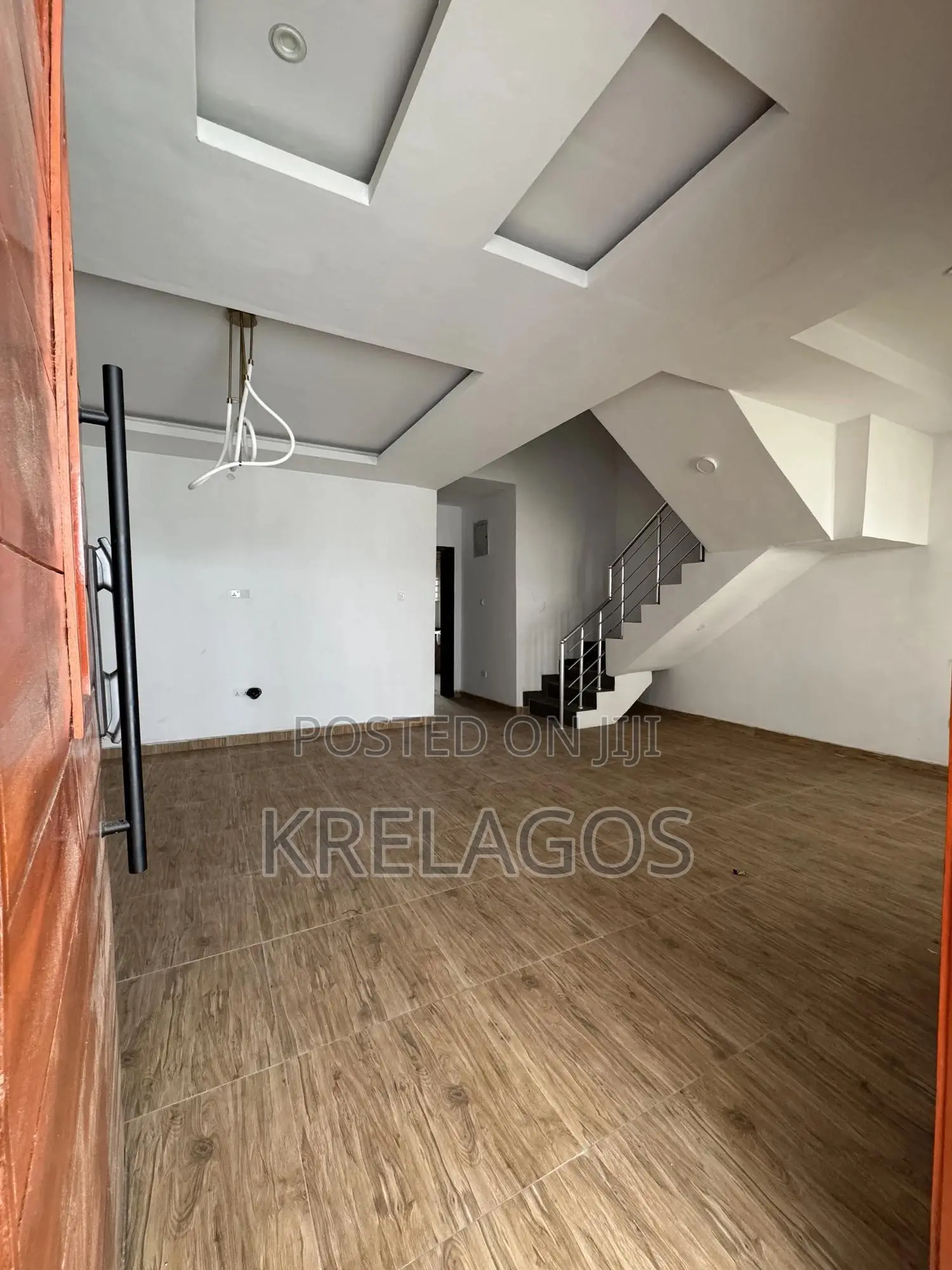 4bdrm Duplex in Orchid, Chevron for sale