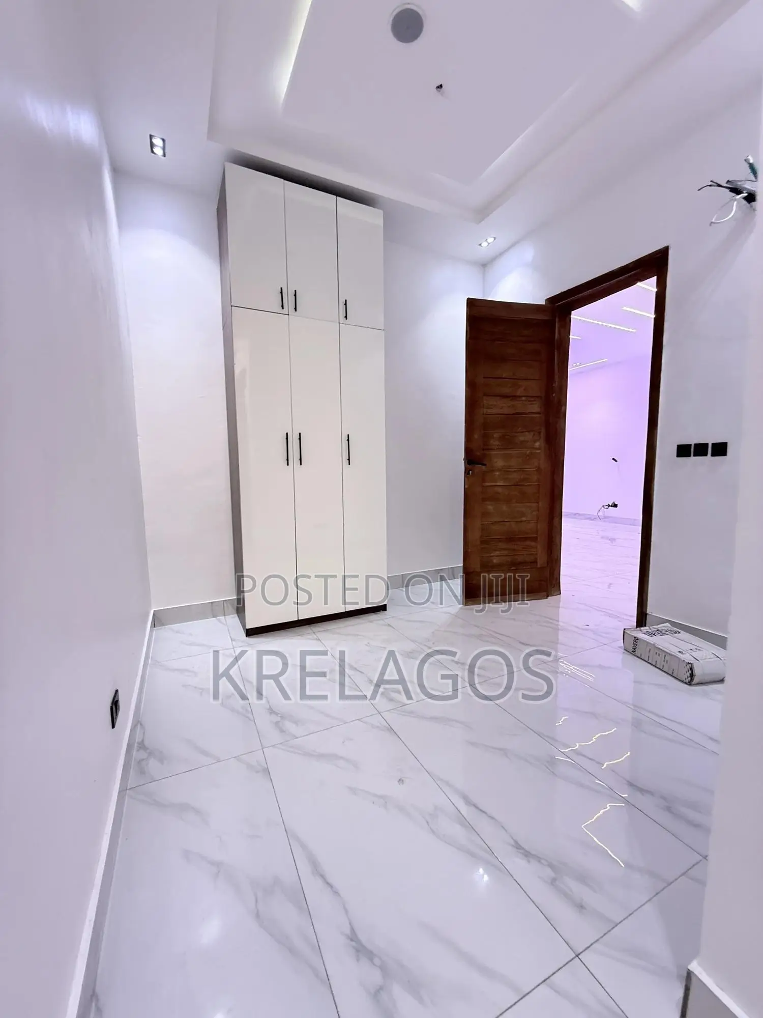 2bdrm Apartment in Chevron Toll Gate for sale