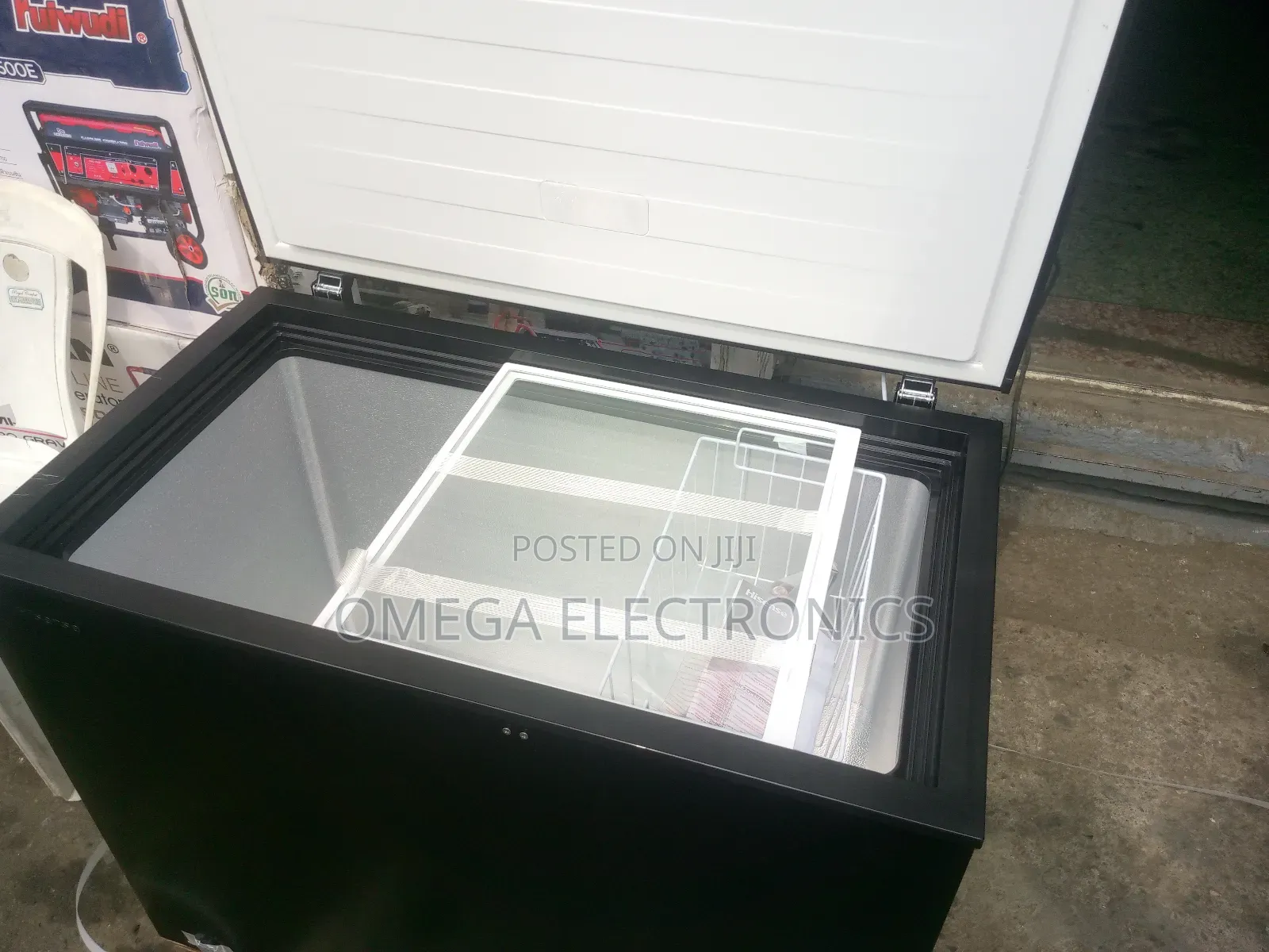 Hisense Chest Freezer 4ft Glass Cover