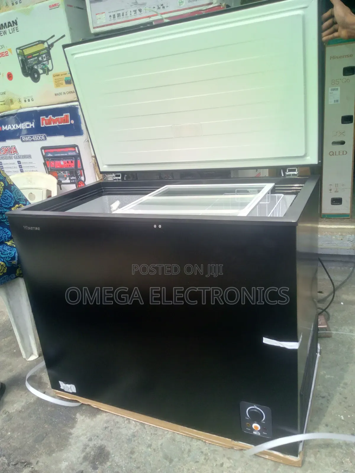 Hisense Chest Freezer 4ft Glass Cover