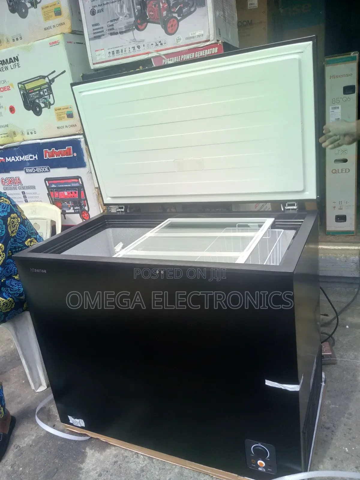 Hisense Chest Freezer 4ft Glass Cover