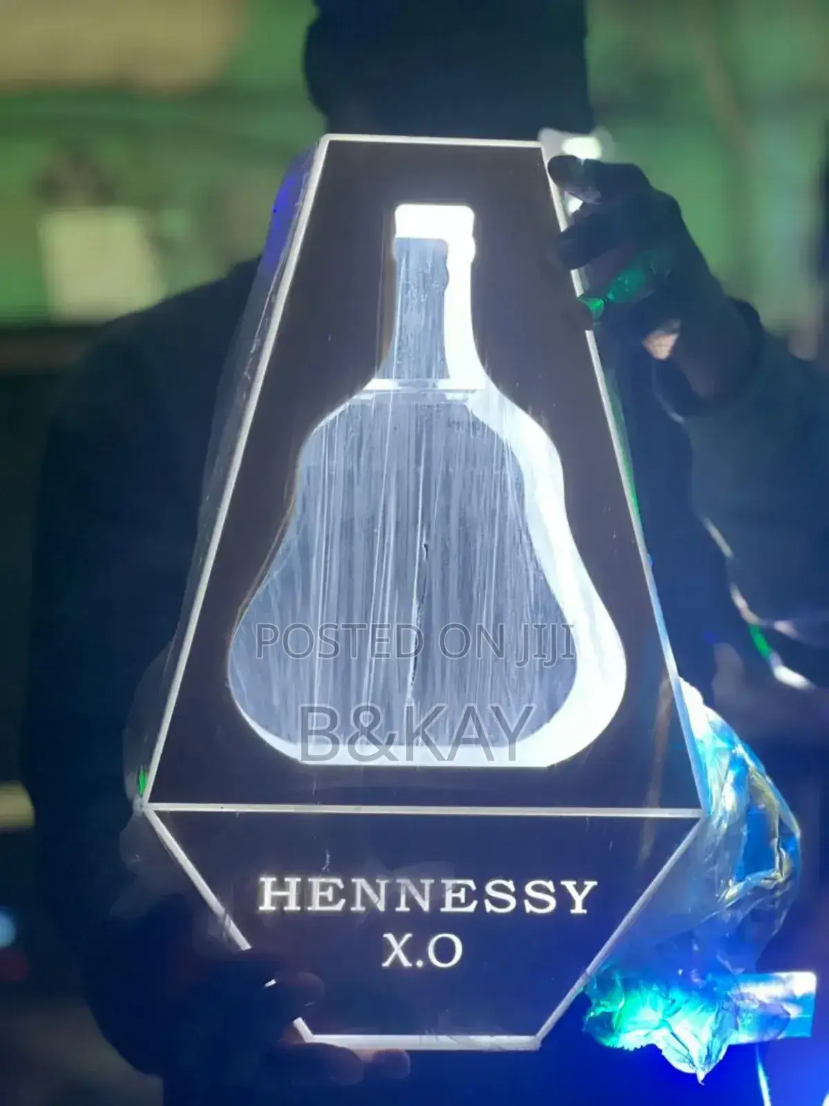 Hennessy Win Carrier