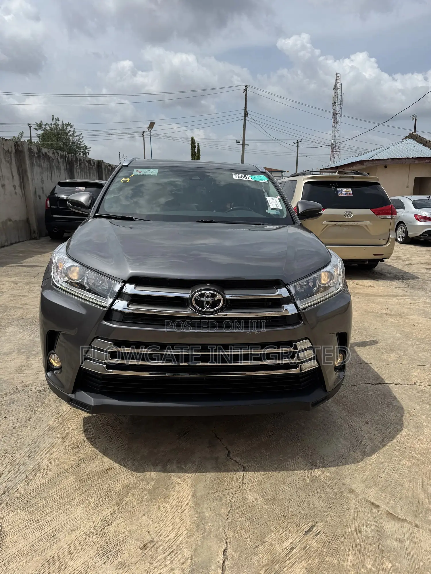 Toyota Highlander XLE 2019 Gray