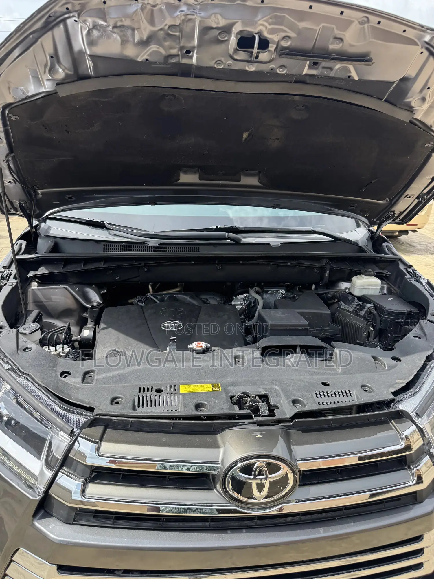 Toyota Highlander XLE 2019 Gray