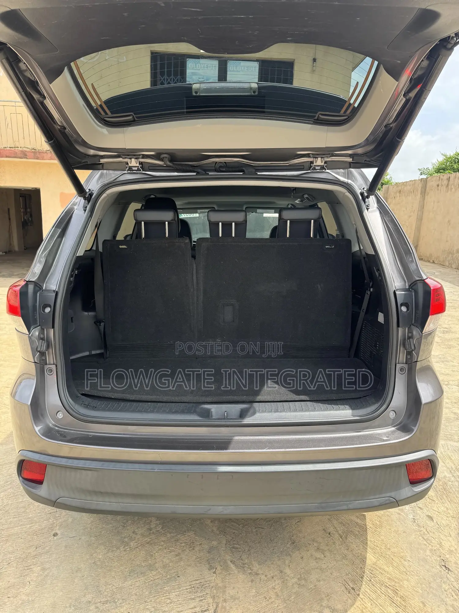Toyota Highlander XLE 2019 Gray