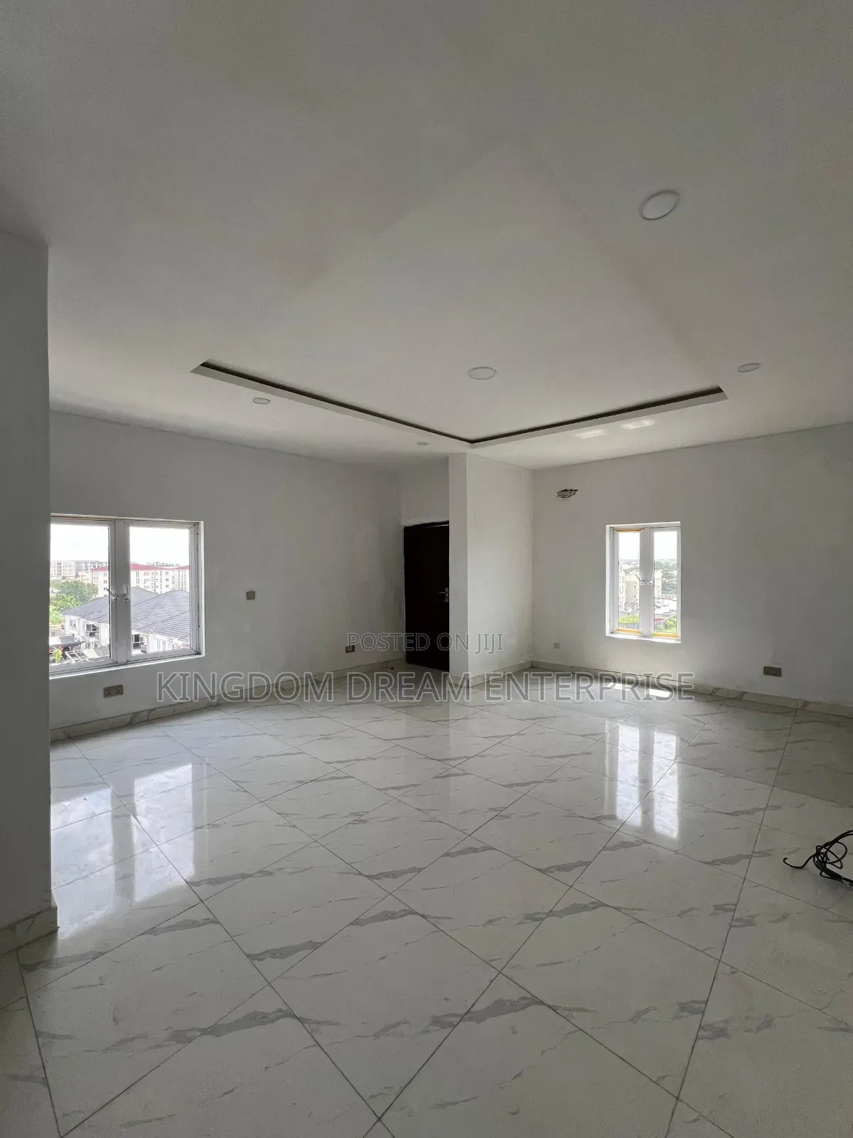4bdrm Apartment in Osapa Lekki for rent