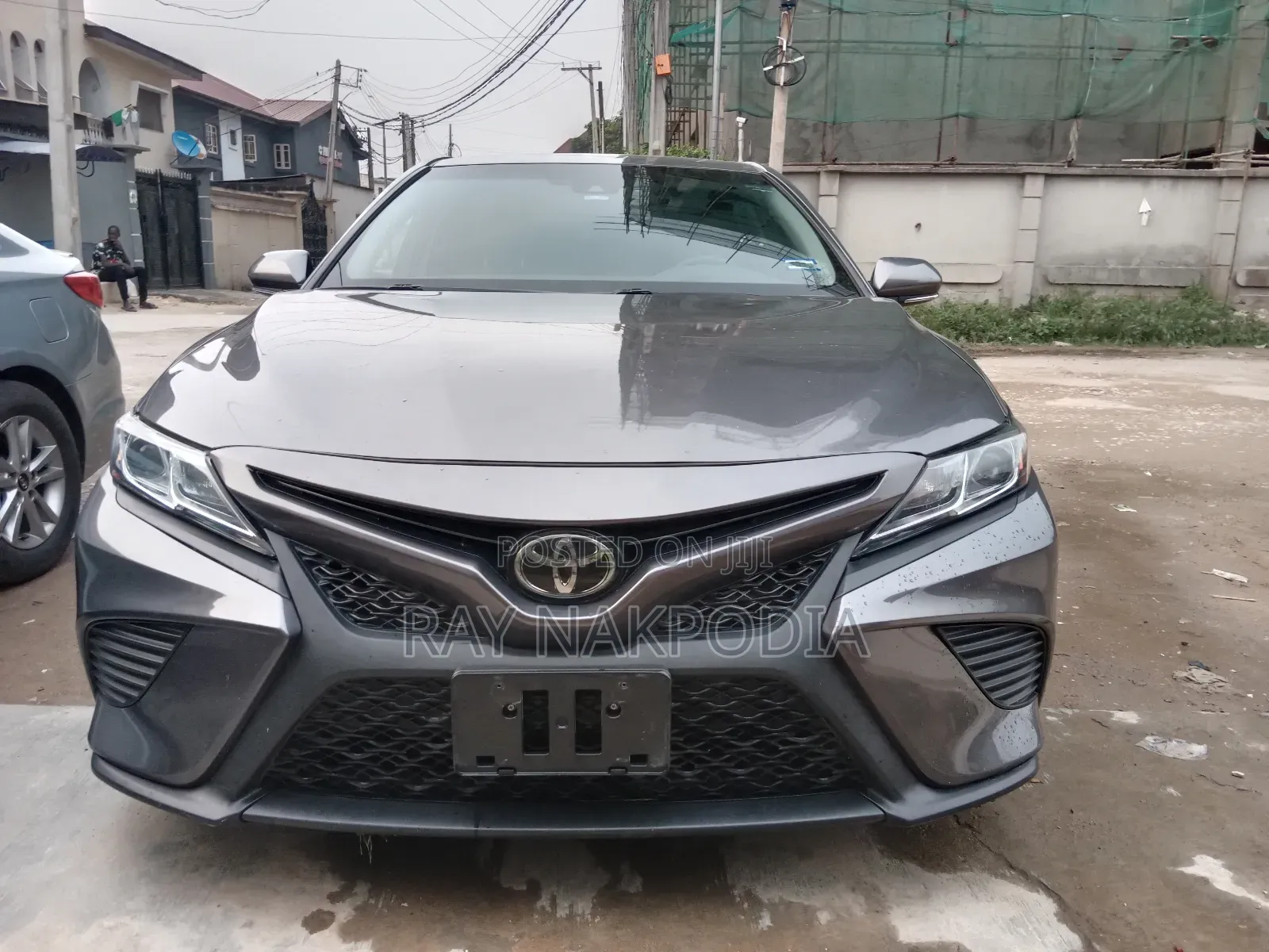 Toyota Camry SE FWD (2.5L 4cyl 8AM) 2018 Gray