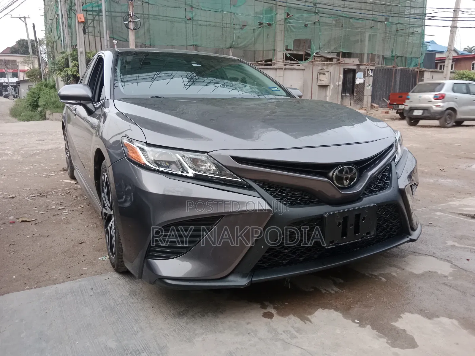 Toyota Camry SE FWD (2.5L 4cyl 8AM) 2018 Gray