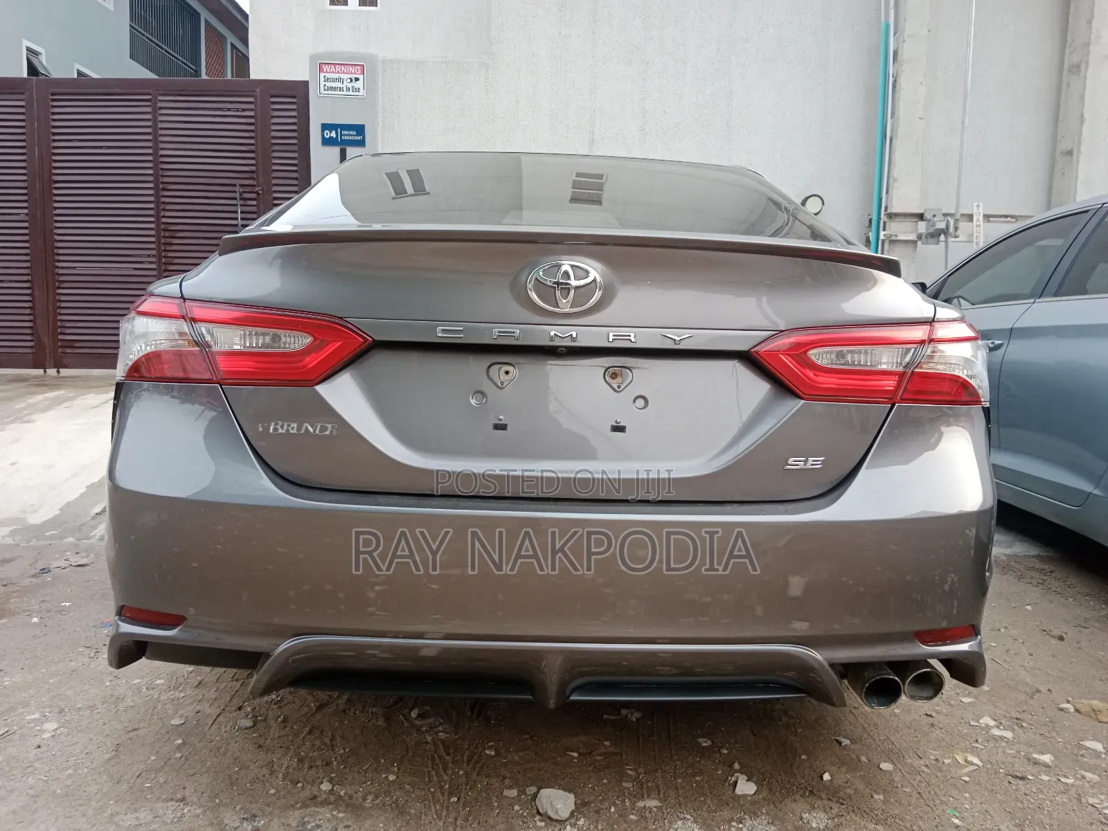 Toyota Camry SE FWD (2.5L 4cyl 8AM) 2018 Gray
