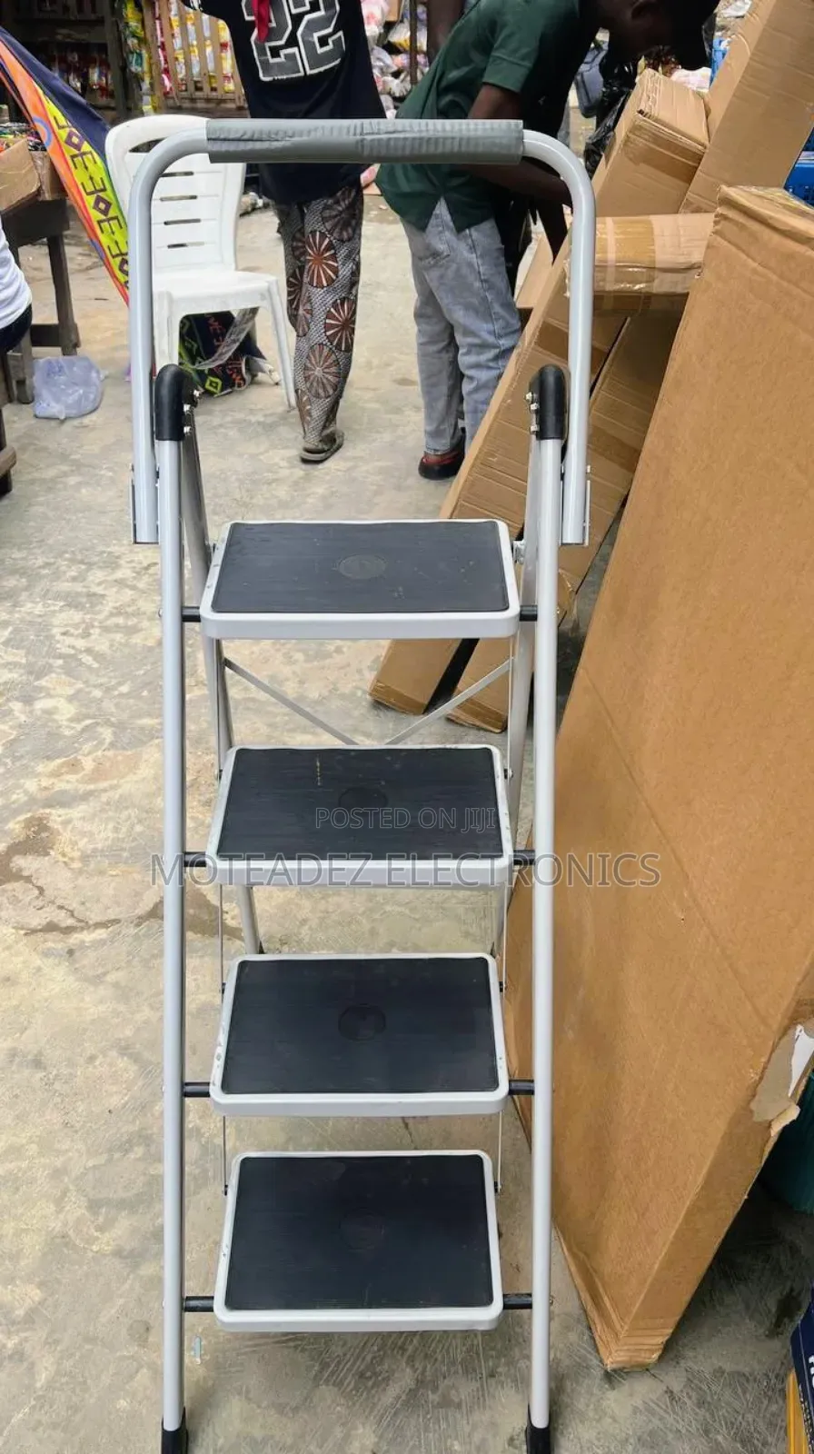 3, 4, 5 Layers Heavy Duty Indoor/Outdoor Ladder W/Strong Holding Base