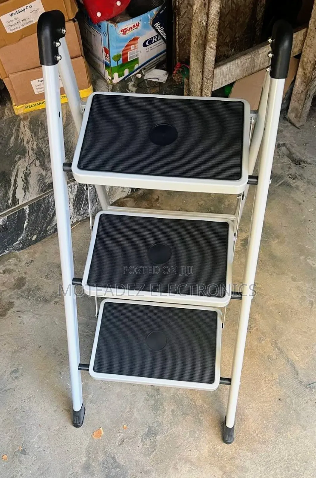 3, 4, 5 Layers Heavy Duty Indoor/Outdoor Ladder W/Strong Holding Base