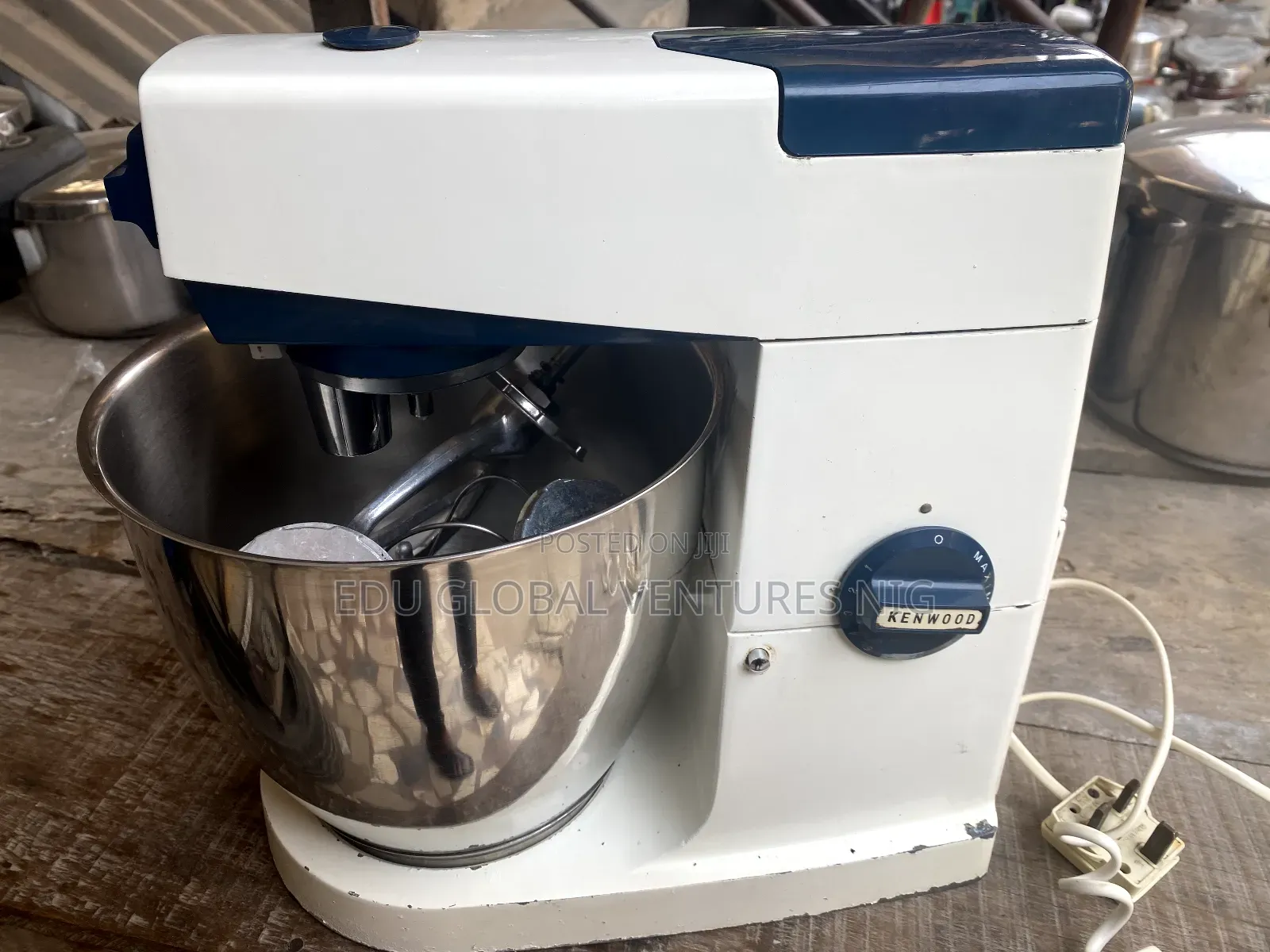 Kenwood Major 7litres Stand Mixer With Complete Hooks.