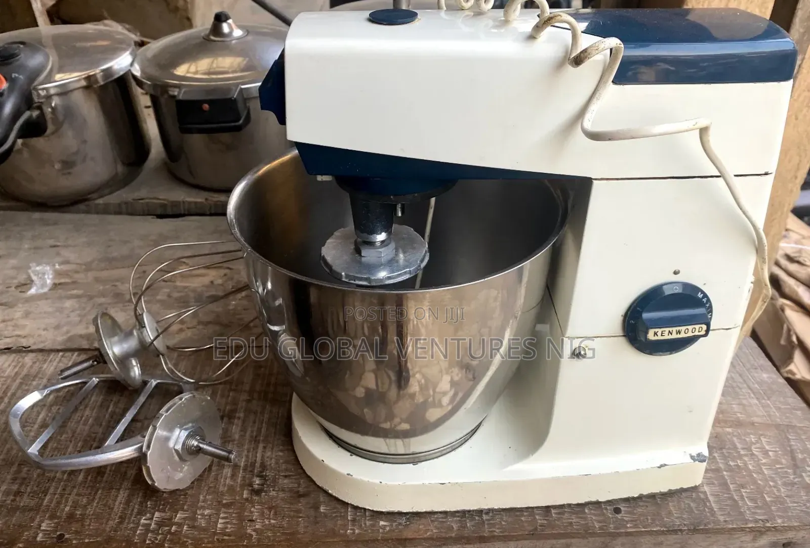Kenwood Major 7litres Stand Mixer With Complete Hooks.