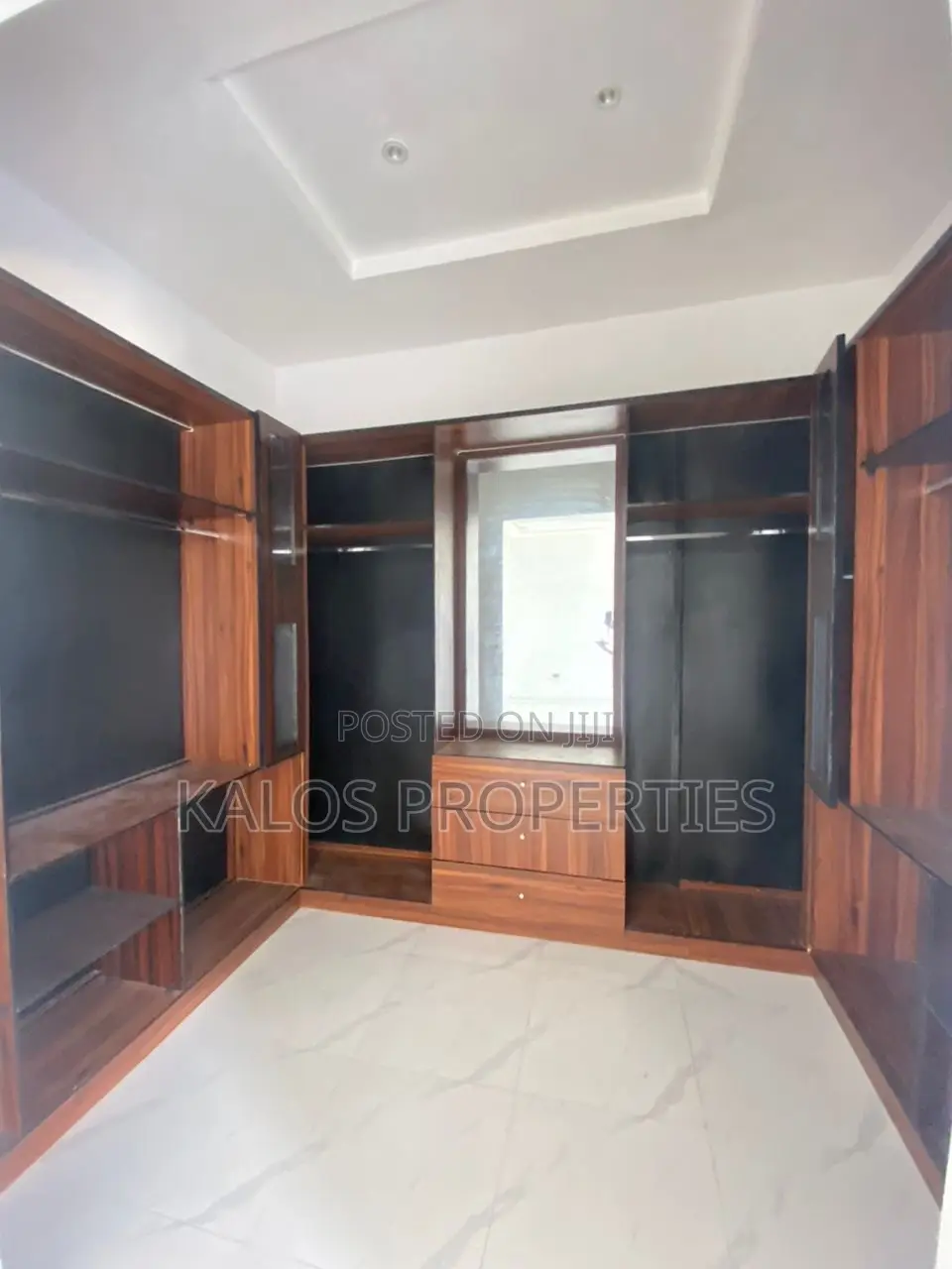 4bdrm Townhouse/Terrace in Lekki Scheme 2, Abraham Adesanya Estate