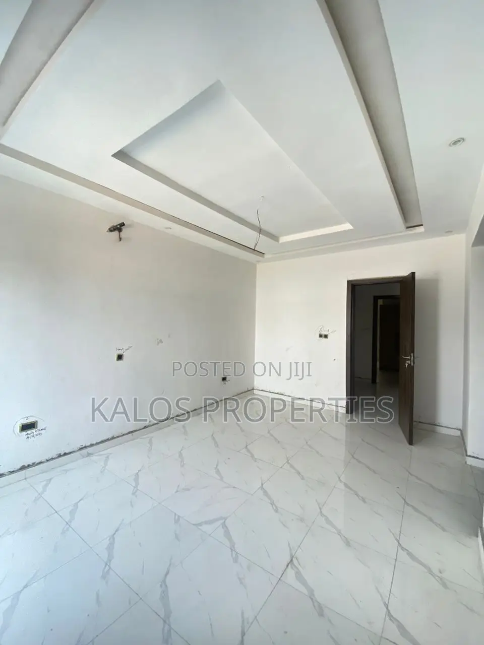 4bdrm Townhouse/Terrace in Lekki Scheme 2, Abraham Adesanya Estate