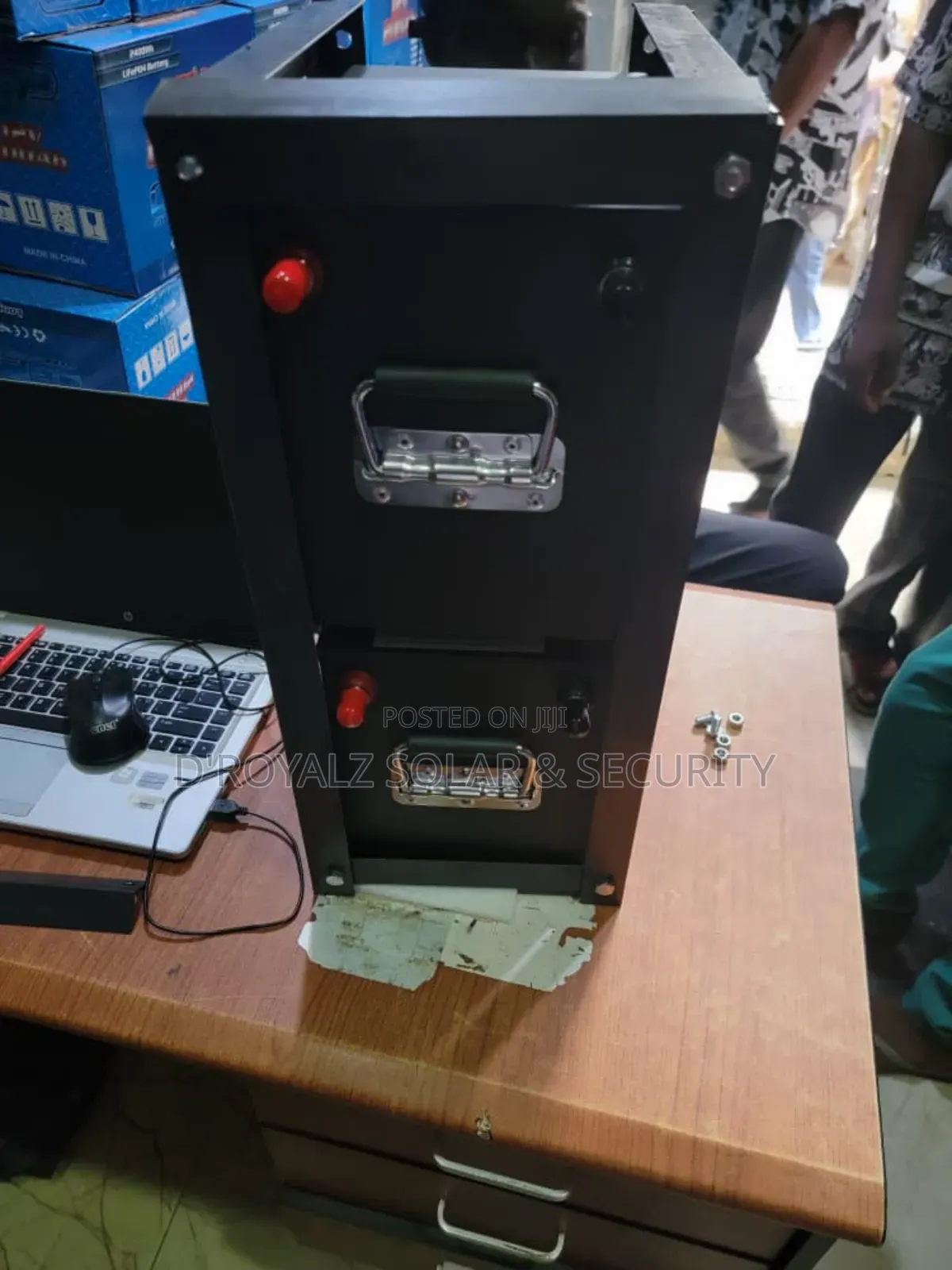 Complete Solar Inverter System – Reliable Home Office Power Backup