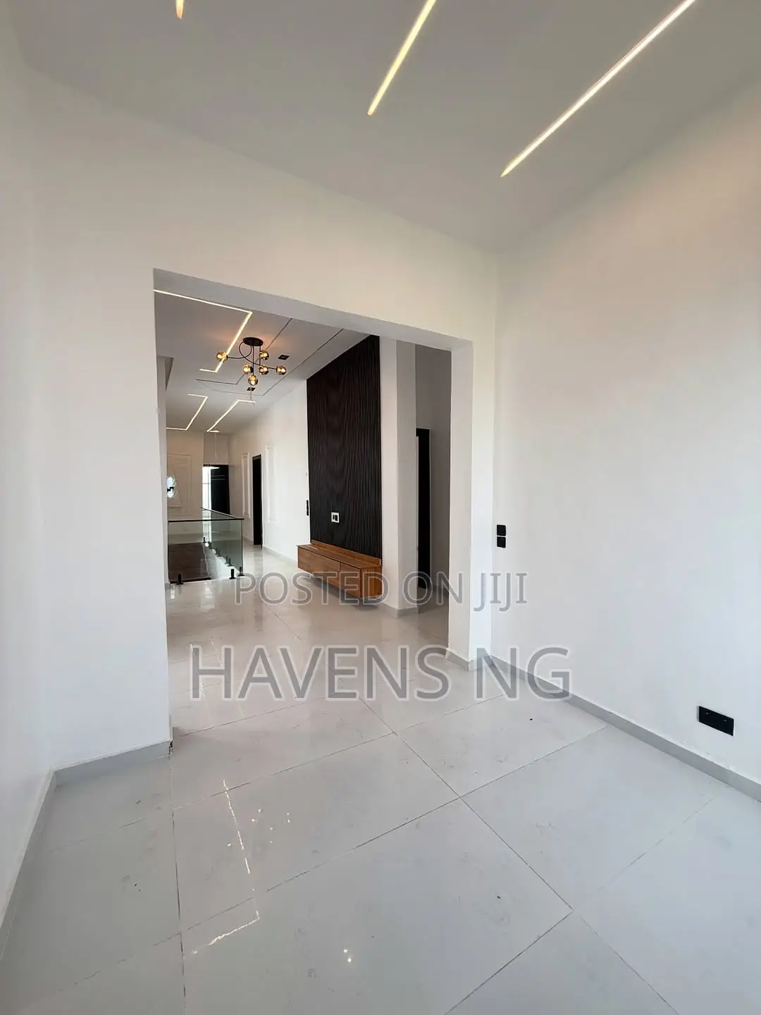 5bdrm Duplex in Lekki Phase 2 for sale