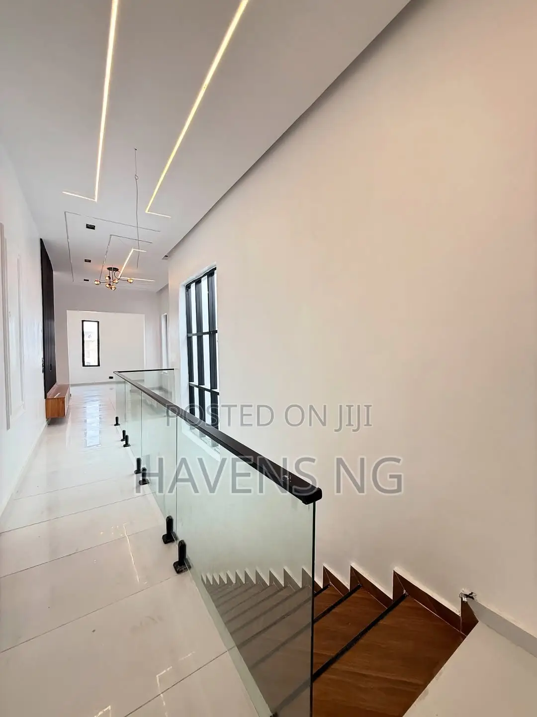 5bdrm Duplex in Lekki Phase 2 for sale