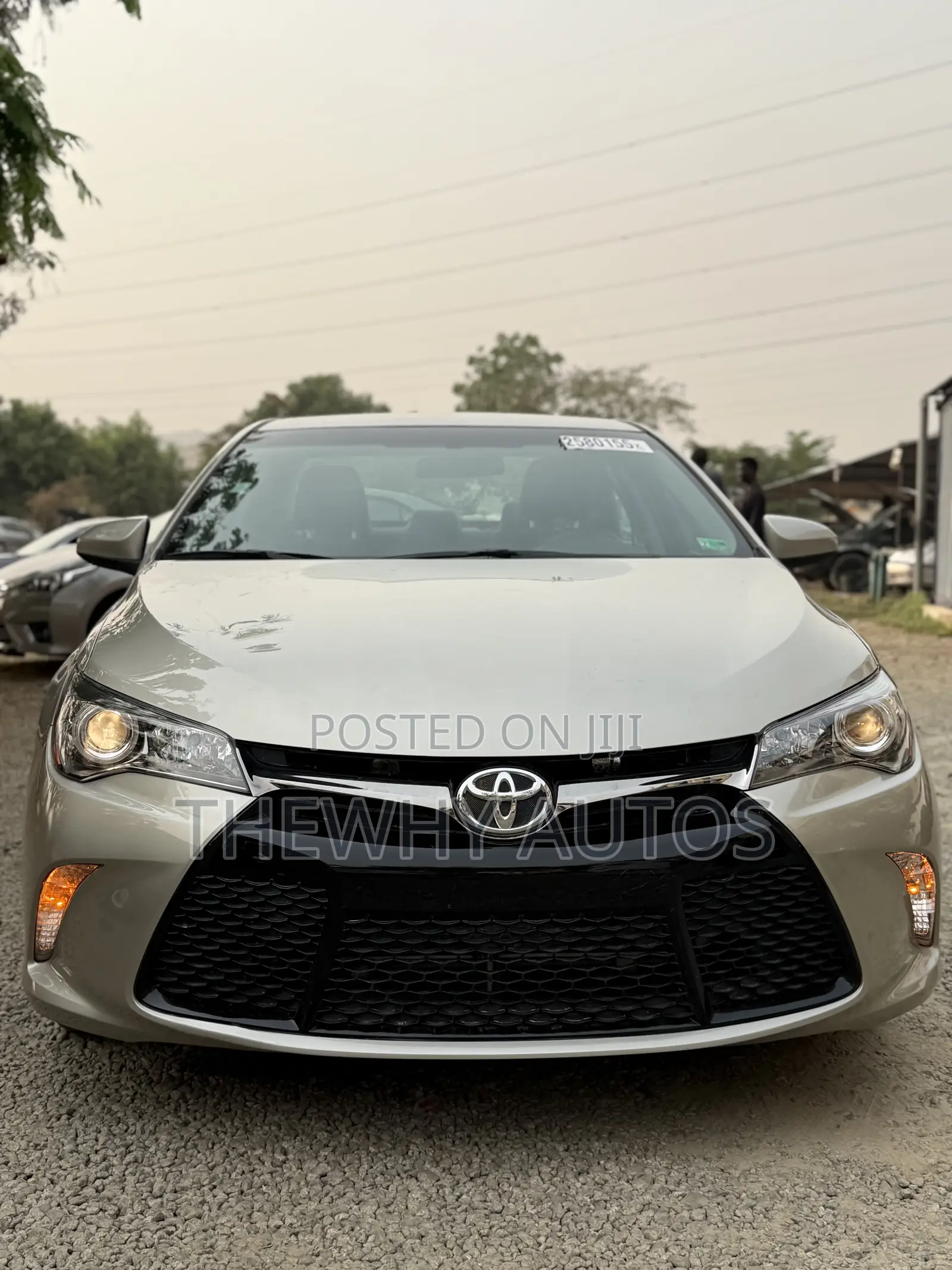 Toyota Camry SE 4dr Sedan (2.5L 4cyl 6A) 2015 Gold