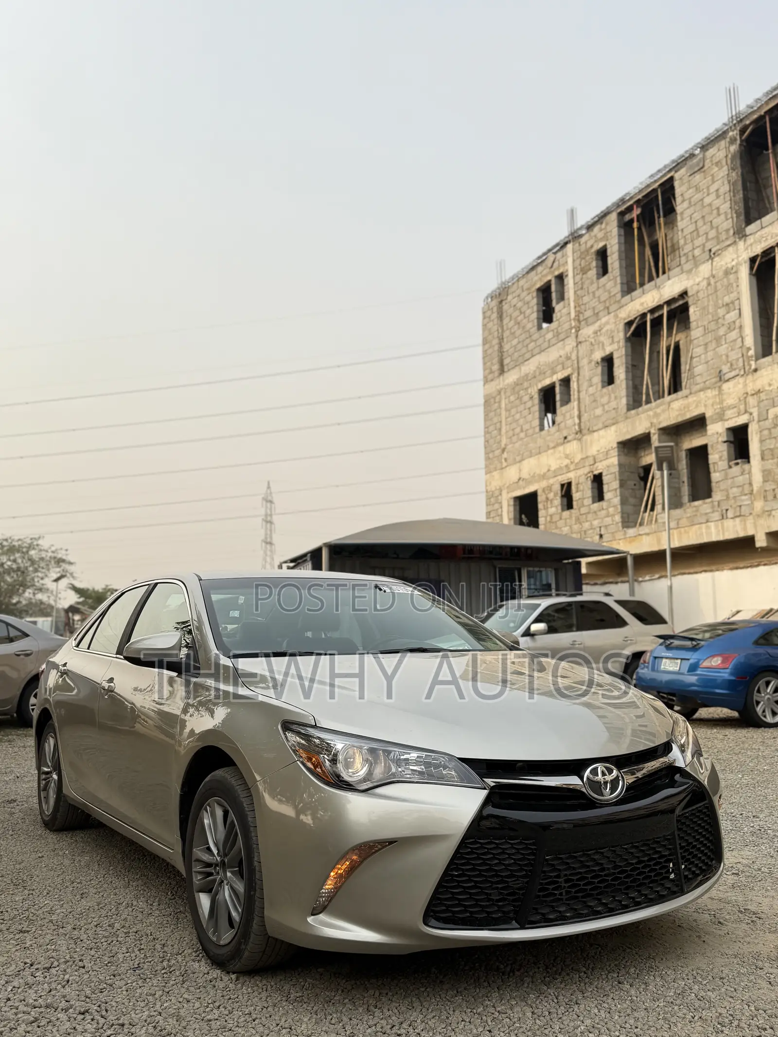 Toyota Camry SE 4dr Sedan (2.5L 4cyl 6A) 2015 Gold