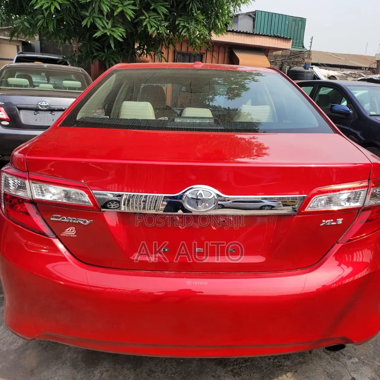 Toyota Camry XLE 4dr Sedan (2.5L 4cyl 6A) 2014 Red