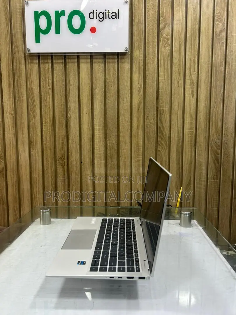 Laptop HP EliteBook 1040 G8 16GB Intel Core i7 SSD 256GB