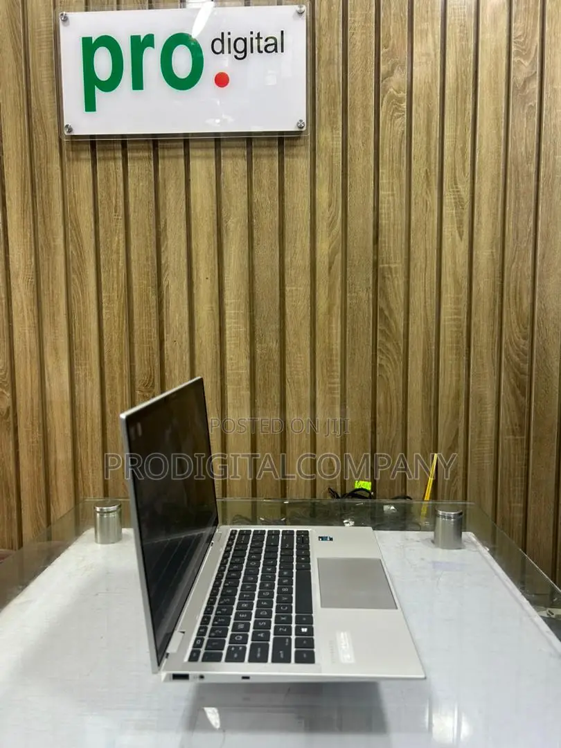 Laptop HP EliteBook 1040 G8 16GB Intel Core i7 SSD 256GB