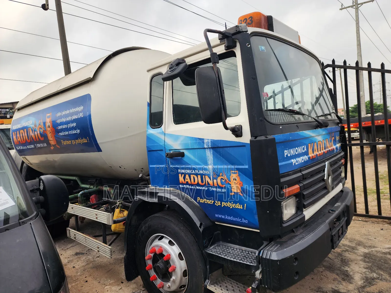 Clean Foreign Renault LPG Gas Tank Bobtail 8tons