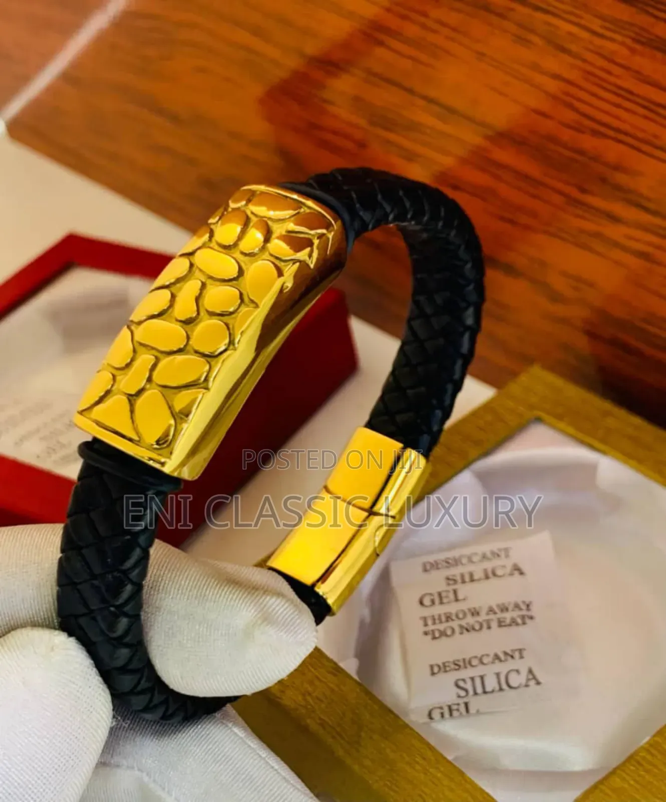 Best Quality Luxury Bracelets Well Banded Package