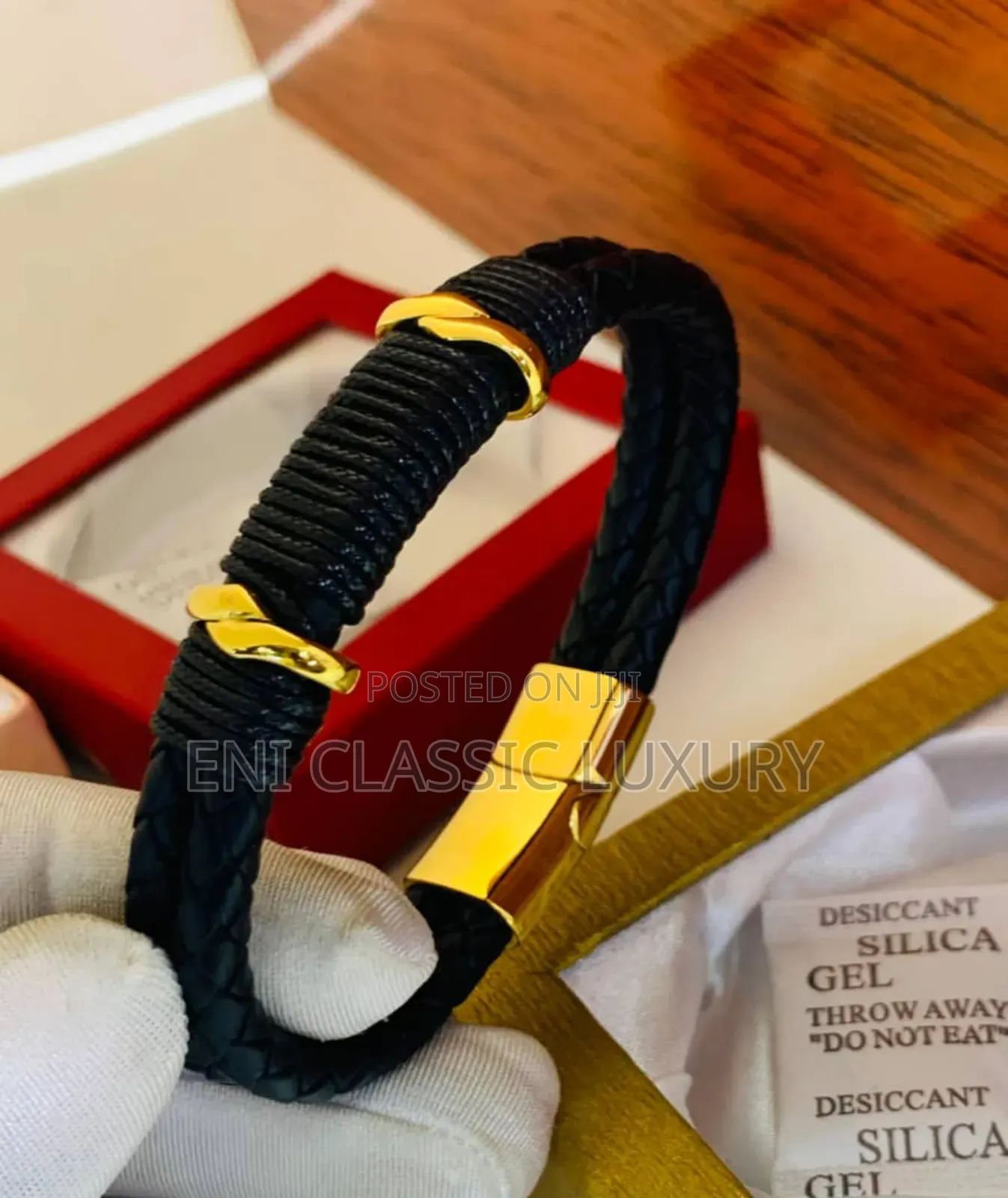 Best Quality Luxury Bracelets Well Banded Package